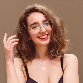 Alina-Crisu Alina-Crisu